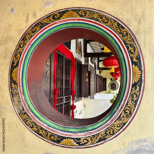 Obraz na płótnie Colorful Chinese round window displayed in Malacca, Malaysia w salonie