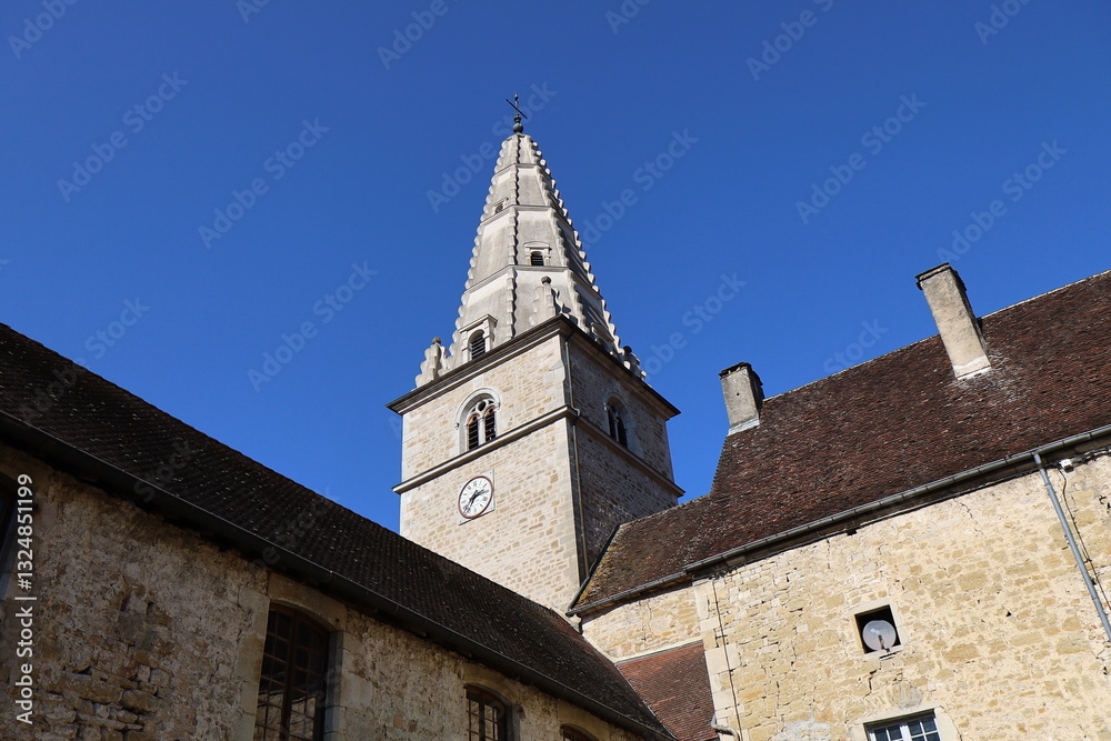 L'église Saint Pierre, église romane, village de Baume Les Messieurs, département du Jura, France