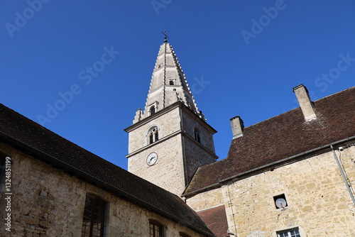 Obraz na płótnie L'église Saint Pierre, église romane, village de Baume Les Messieurs, département du Jura, France w salonie