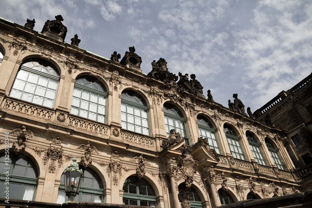 Fototapeta premium A stunning view of the Zwinger Palace in Dresden, Germany, showcasing its impressive Baroque architecture.