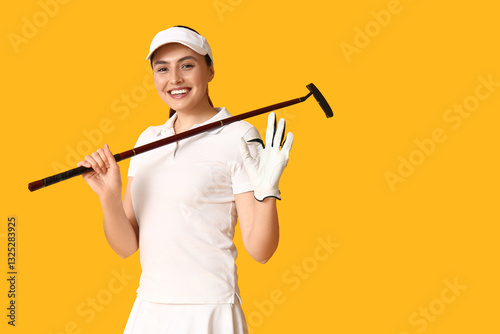 Beautiful female golfer sho...