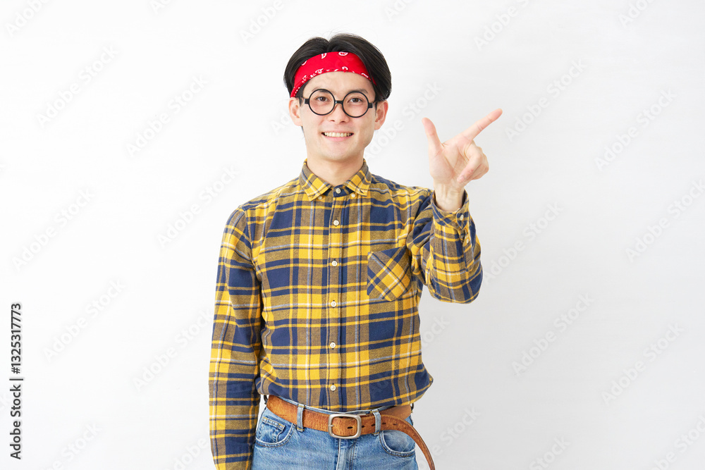 Fototapeta premium アキバ系の男性 チェックサイン 白背景