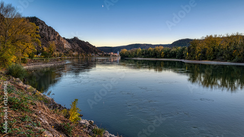Obraz na płótnie Die Donau in der Wachau w salonie