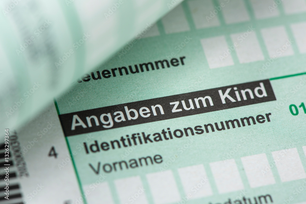 Formular zur Steuererklärung beim Finanzamt über Angaben zum Kind