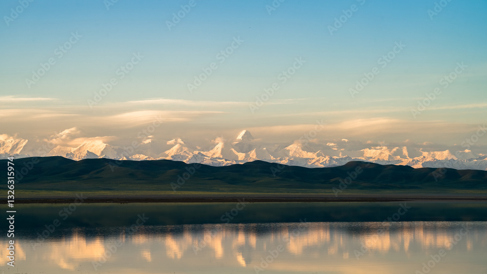 Fototapeta premium Beautiful sunrise on a mountain lake. sunset in the mountains