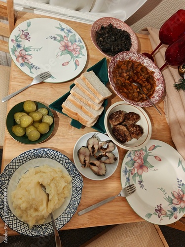 Table with ukrainian and russian food