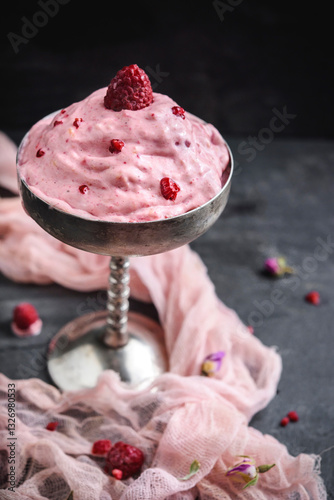 Strawberry ice cream 