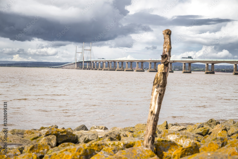 Obraz premium The prince of wales bridge carrying the M4 across the Severn estuary from England to Wales