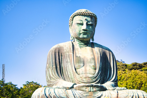鎌倉・長谷の大仏の威容