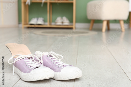 Stylish gumshoes with ortho...