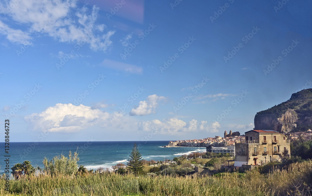 Cefalù, panorama della città e della spiaggia, Palermo, Sicilia