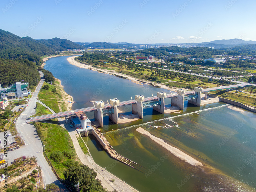 Naklejka premium 충남 공주시 금강 공주보