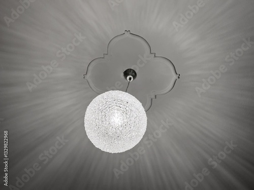 Obraz na płótnie Modern round chandelier, light in room on ceiling w salonie