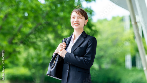 Plakat 新入社員の若い女性・ビジネスウーマン