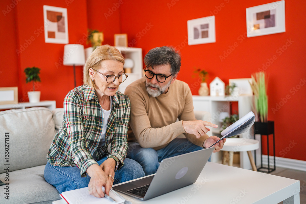 Obraz premium two colleague work from home together planning and research on laptop