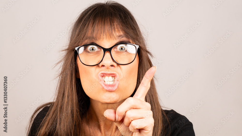 Frau, wütend, drohend, Zeigefinger Frau, wütend, drohend, Zeigefinger