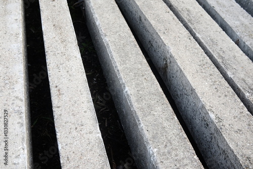 Large reinforced concrete structures at the construction