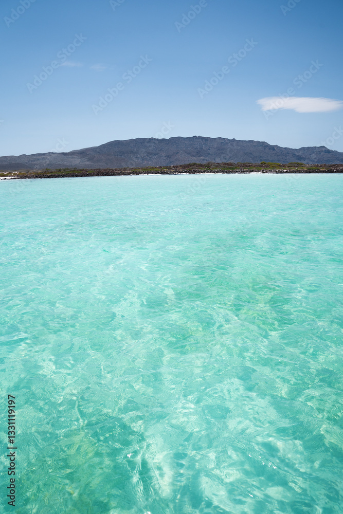Obraz premium Beautiful turquoise water in Isla Coronado, BCS, Mexico