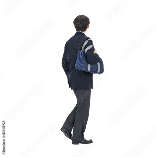 歩く制服を着た男子学生の後ろ姿　手作業で精密に切り抜いた背景透過全身写真PNG