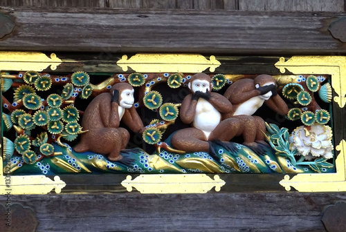 Sculptures des 3 singes temple du Japon