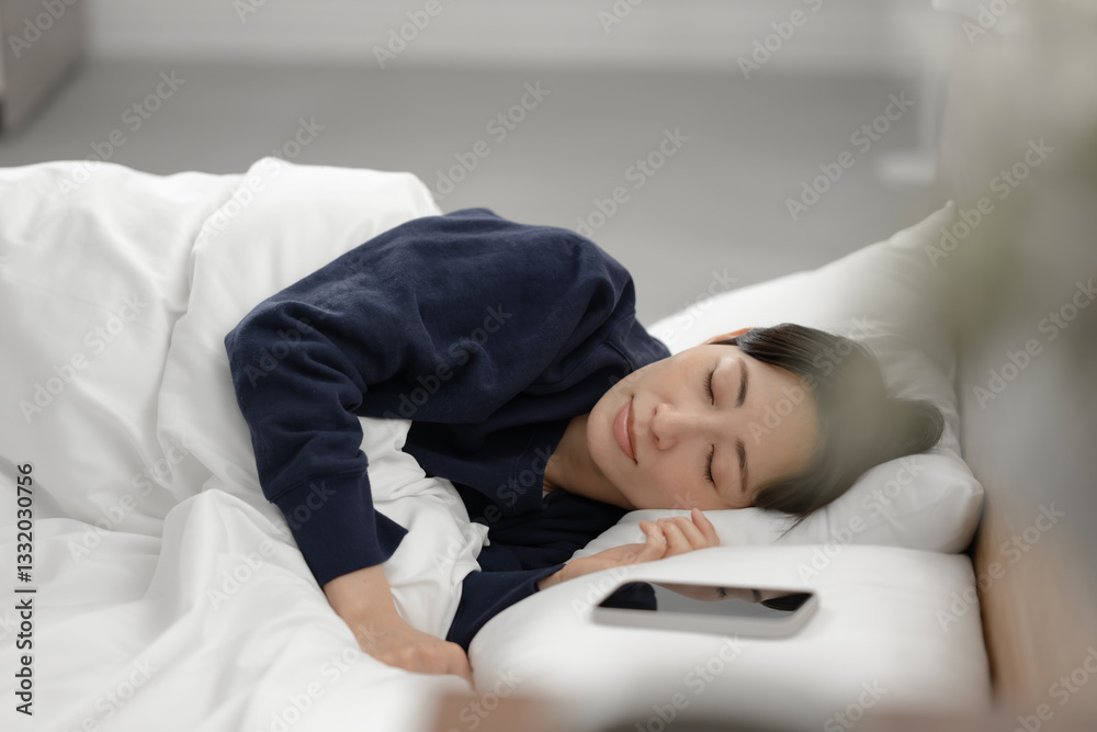 女性 スマホ 寝落ち 女性 スマホ 寝落ち