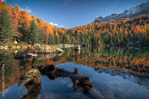 Obraz na płótnie Autumn in Switzerland - Grisons w salonie