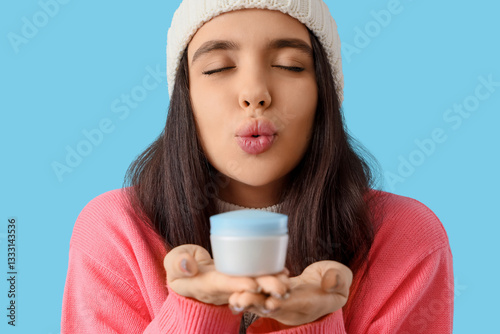 Young woman in winter cloth...