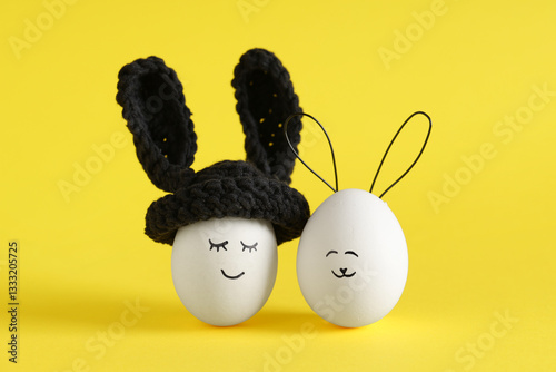 Funny Easter eggs with draw...