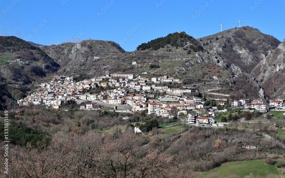 Roccamandolfi - Panorama del borgo da Via Cortina