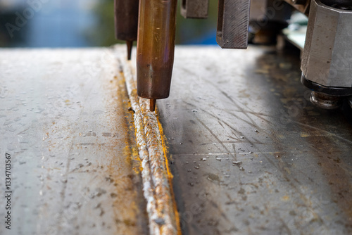 Canvastavla the metalworking and welding industry, an automated welding machine is creating