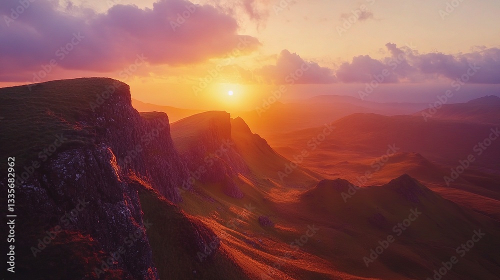 Fototapeta premium Breathtaking Sunset Over Quiraing Mountains in Scotland