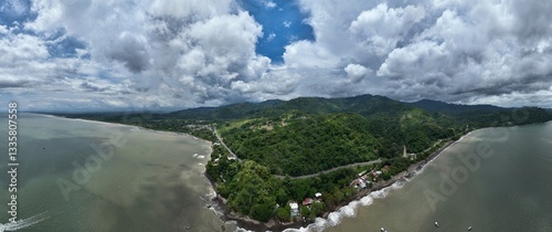 Obraz na płótnie Tarcoles, Costa Rica: River Meets Ocean Near Carara w salonie