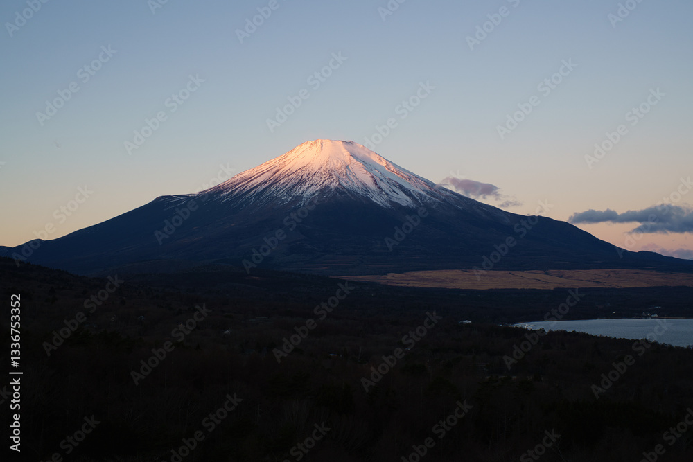 朝の富士山