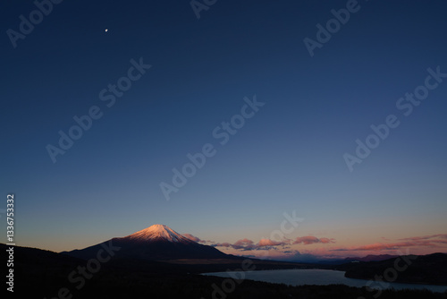 朝の富士山