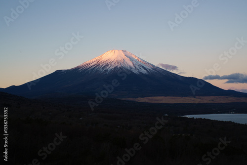 朝の富士山
