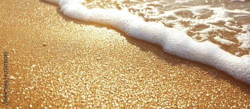 Obraz na płótnie Golden sand beach, wave, sunlight w salonie