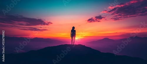 Obraz na płótnie Silhouette woman sunrise mountain peak w salonie