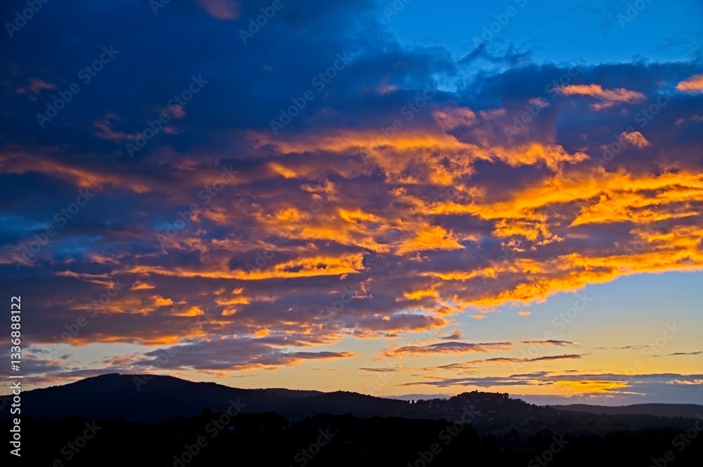 Fototapeta premium Sunrise and Fog Umbria Tuscany Italy January