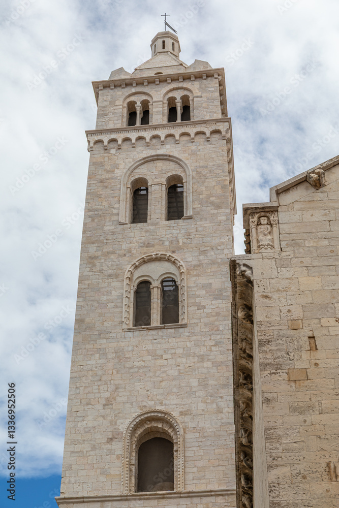Campanile de la Cattedrale di Santa Maria Maggiore, à Barletta, dans les Pouilles, Italie