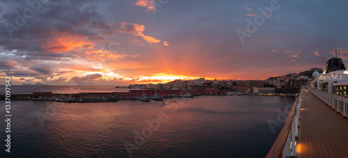 Fototapeta Naklejka Na Ścianę i Meble -  Christmas Eve Sunset