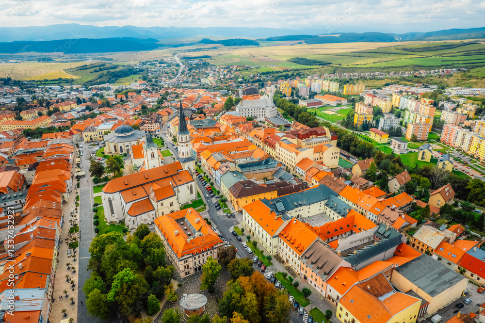 Obraz premium Old Town Hall and St. James church in Levoca in Slovakia.