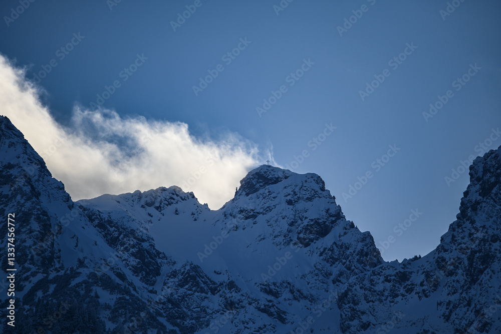 Obraz premium Snowy peaks of the Alps in Austria