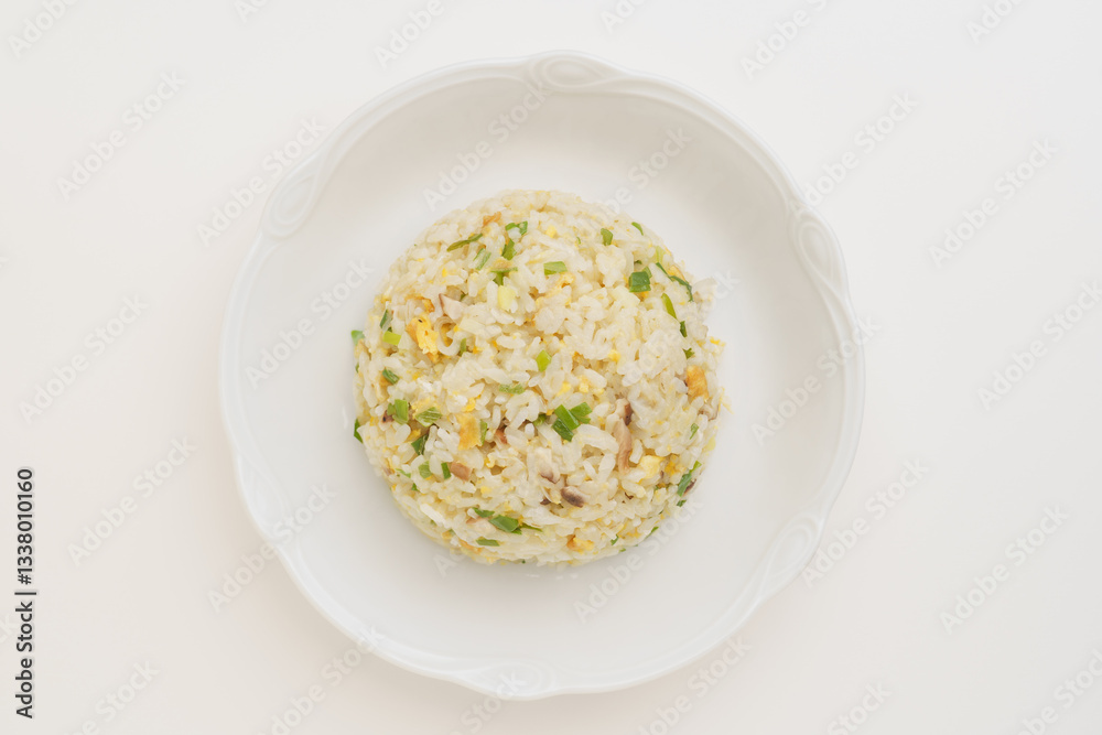シンプルなチャーハン(具材は玉子・ネギ・しいたけ) シンプルなチャーハン(具材は玉子・ネギ・しいたけ)