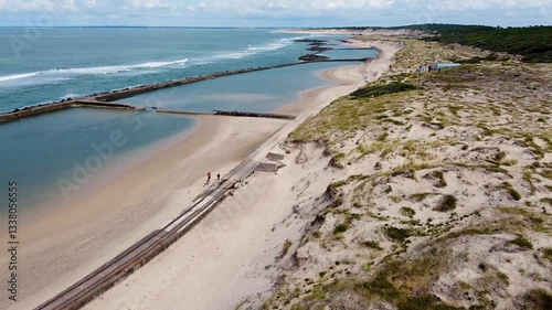 Piscine et dunes de sables de Soulac sur Mer contre l'érosion