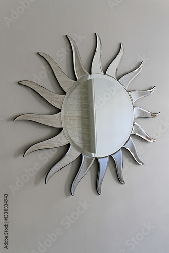 Obraz na płótnie Modern Wall Mirror Sun Shape With Rays Home Decor w salonie
