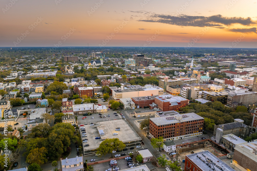 Naklejka premium Old historical city Savannah in Georgia. Southern USA cityscape at sunset