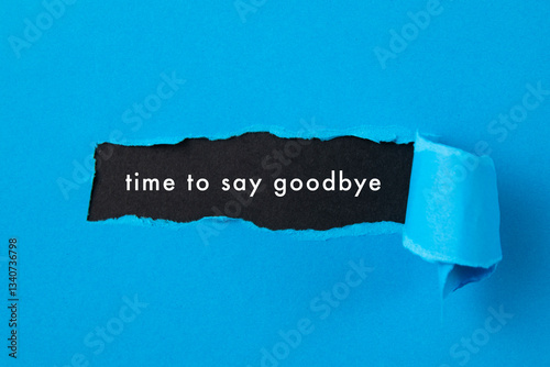 Foto time to say good bye torn paper
