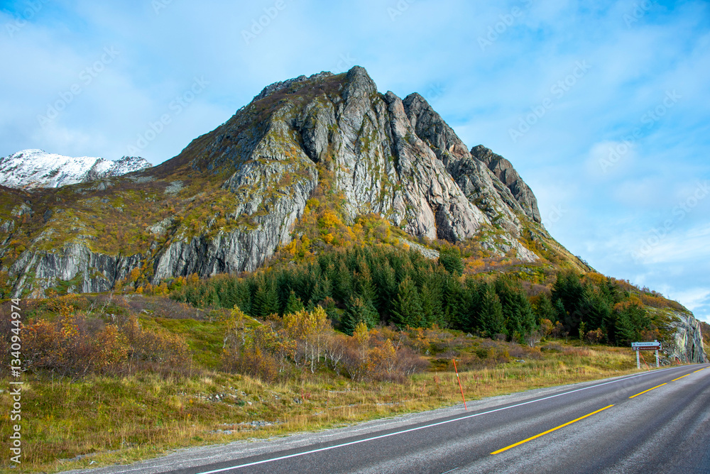 Fototapeta premium European Route E10 in Lofoten - Norway