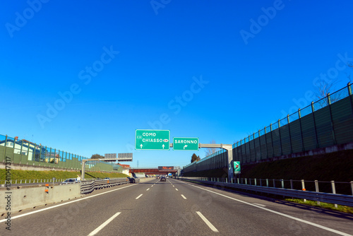 Tableau sur toile Autostrada A9 vor Ausfahrt Saronno (Italien)