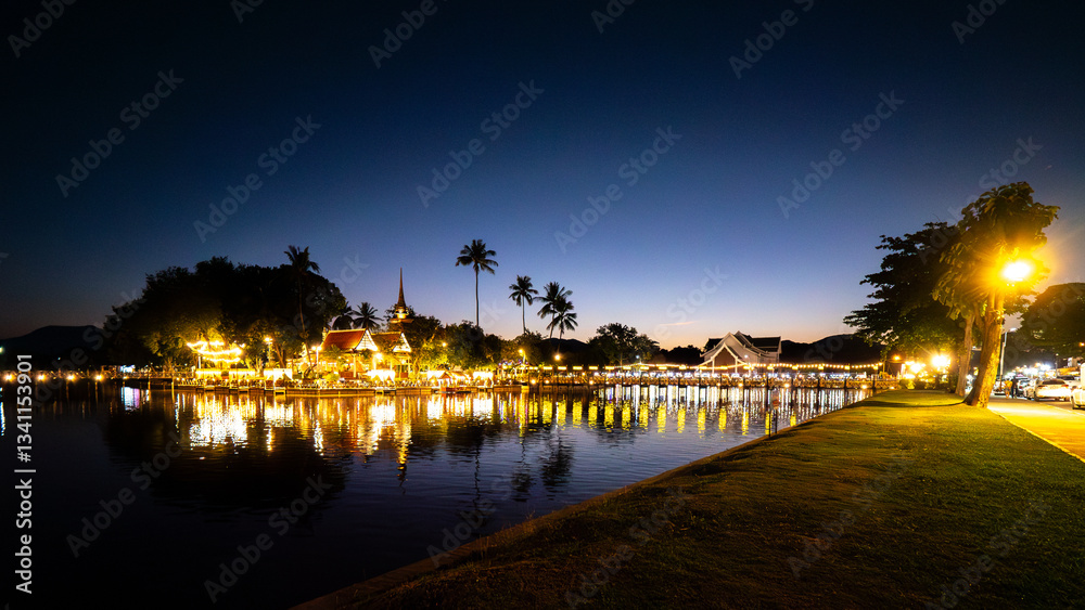 Obraz premium Traphang Ngoen Night Market, Sukhothai